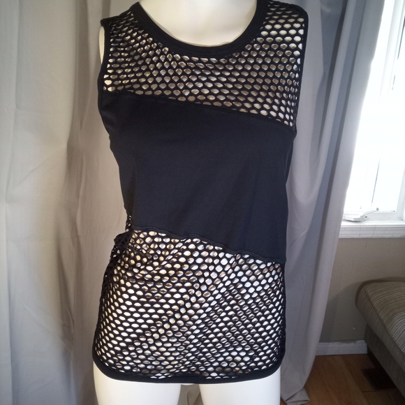 Yogalicious Black Mesh Detail Top - Picture 1 of 3